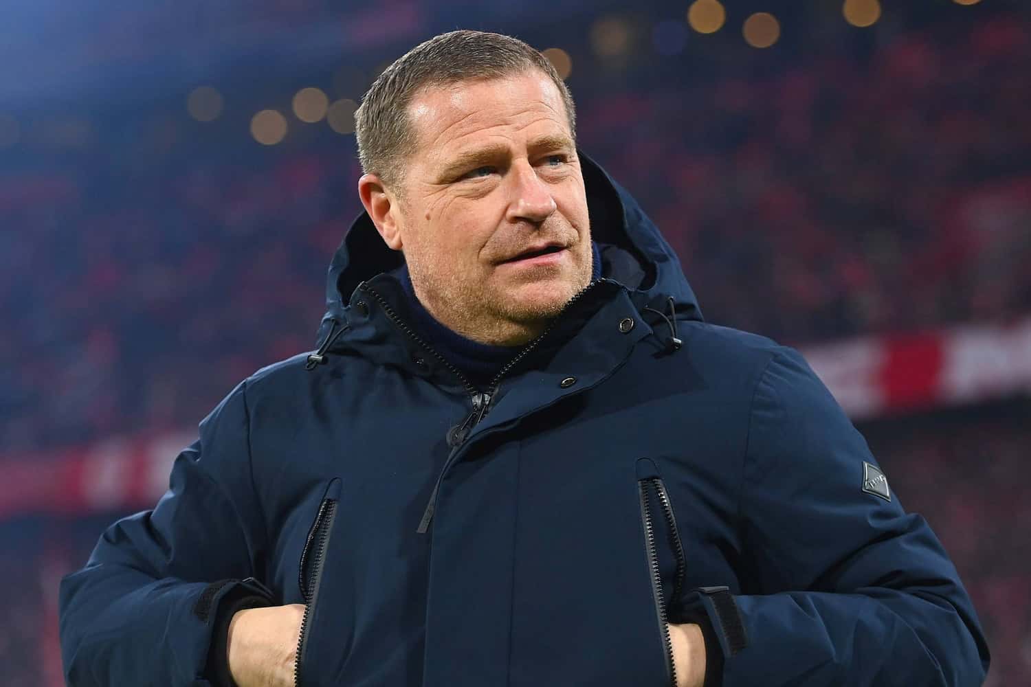 Pfiffe gegen Neuer: Bayern-Vorstand Eberl mahnt Schalke-Fans
