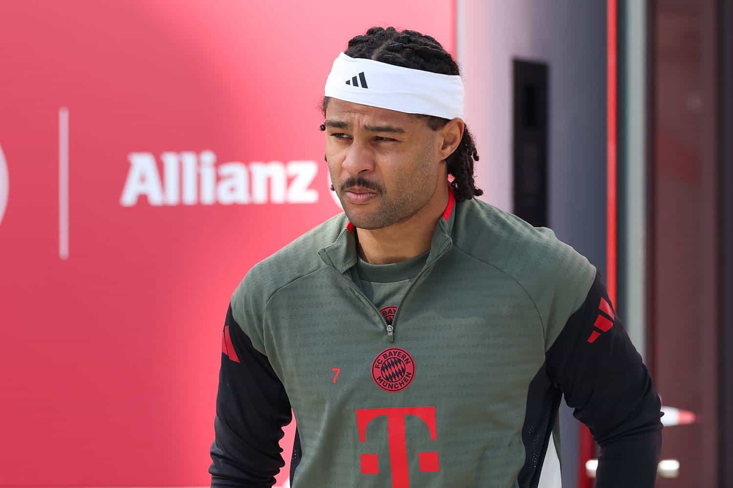 „Er muss das Zeichen geben“: Gnabry-Rückkehr bei Bayern offen