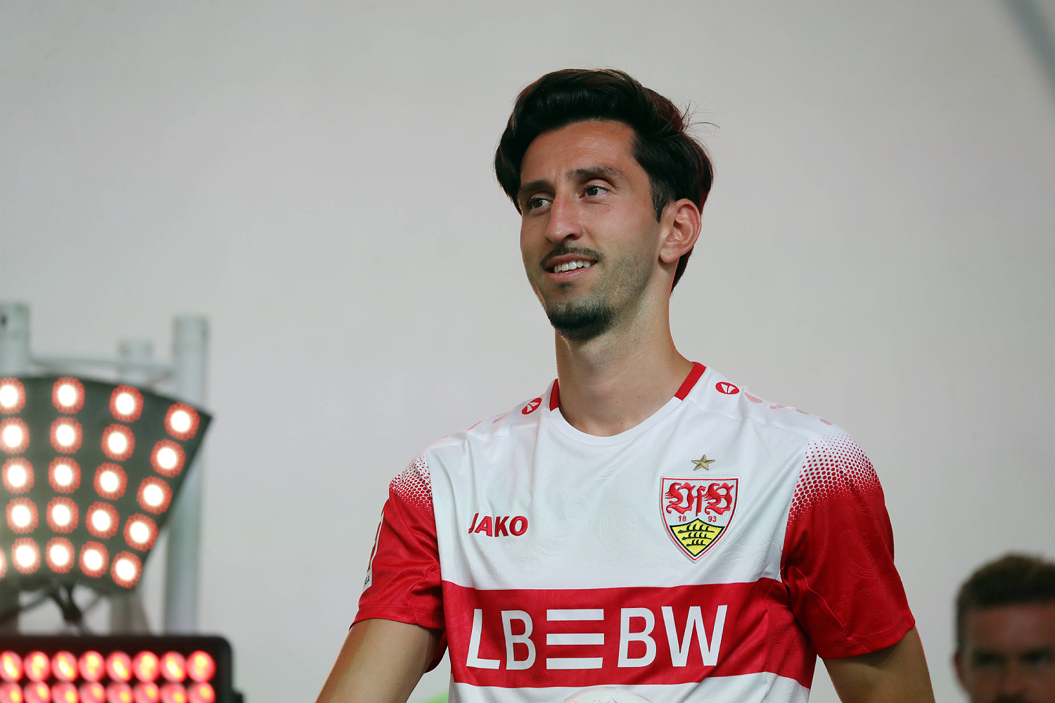 Wechselgerüchte um Karazor: Verlässt er den VfB Stuttgart?