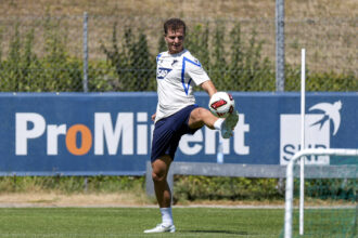 Fisnik Asllani