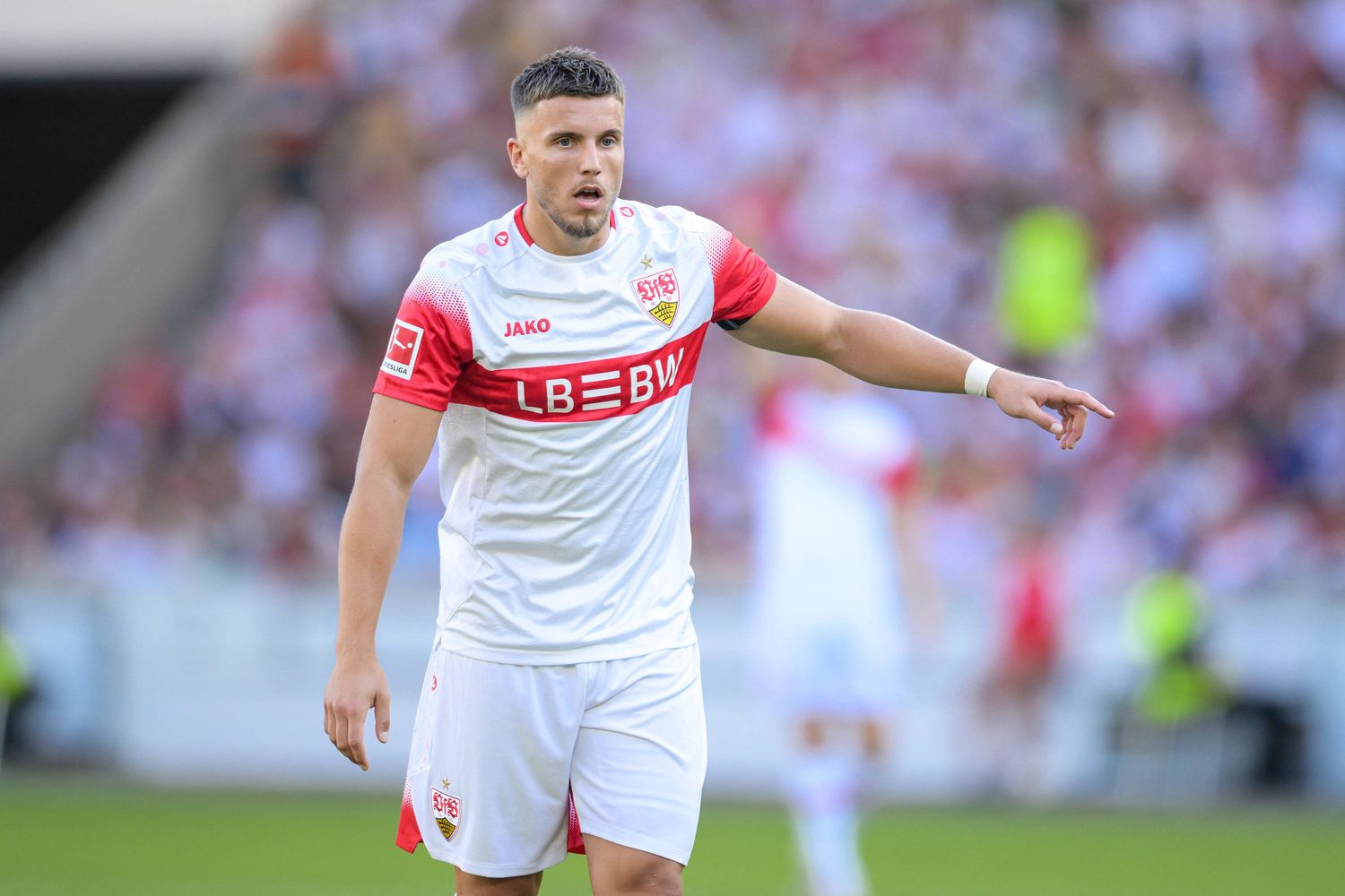 Hütter fordert Verstärkungen: Frankfurt nimmt Demirovic ins Visier