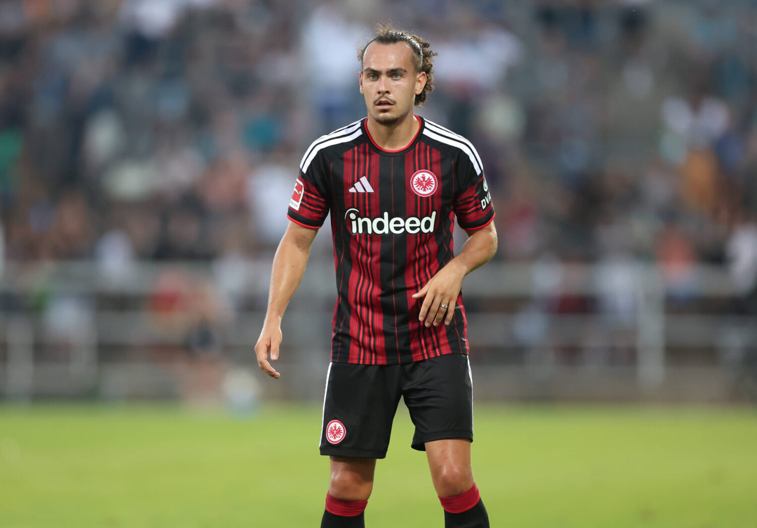 Eintracht Frankfurt bestätigt: Theate wechselt in die Serie A