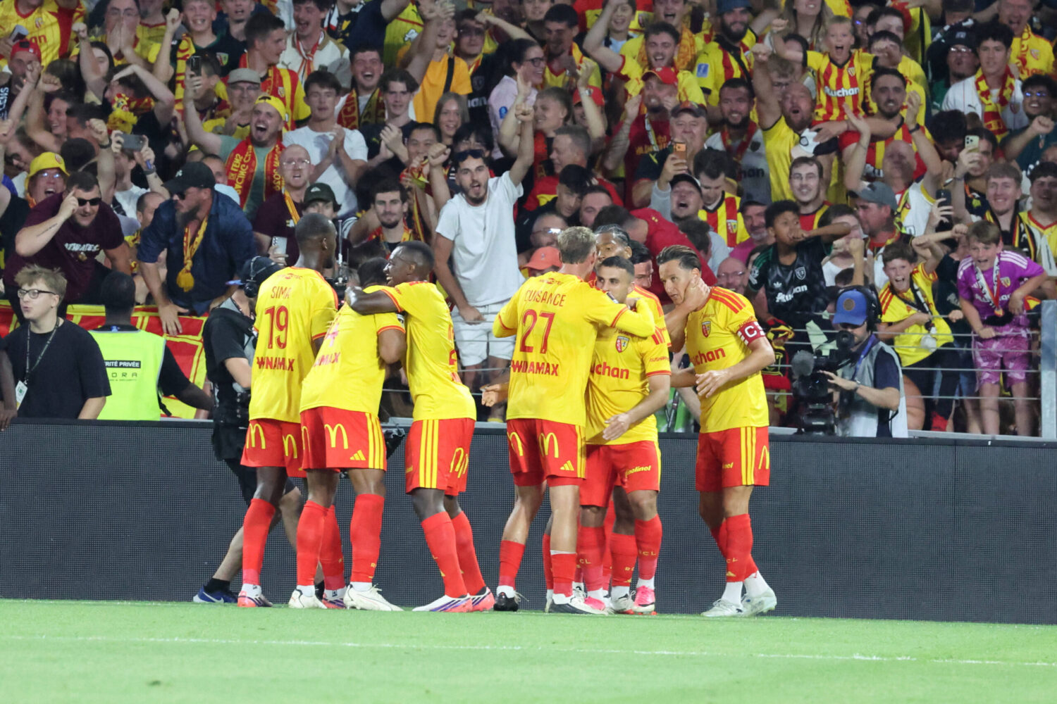 Titel für Toppmöller: Lens schlägt PSG im Supercup trotz langer Unterzahl!