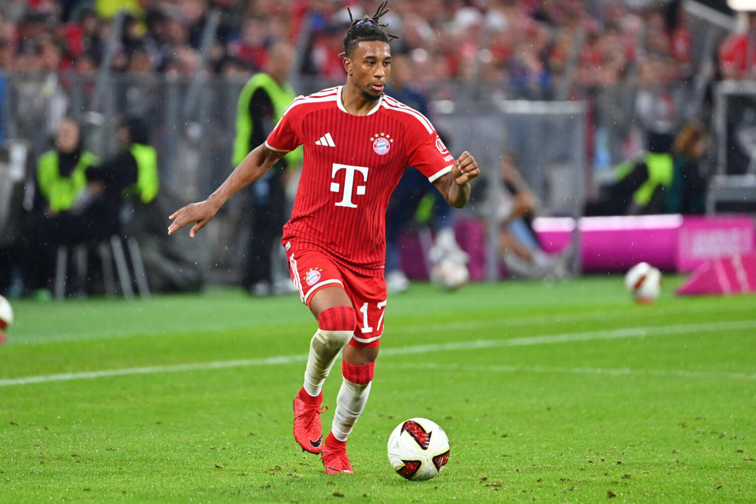 Liverpool und PSG dran: Bayern will Olise langfristig binden
