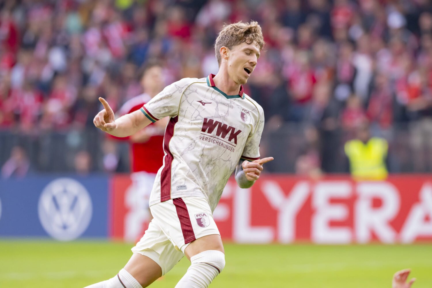 Topklub wirbt: Augsburg-Star Jakic vor Wechsel nach Griechenland
