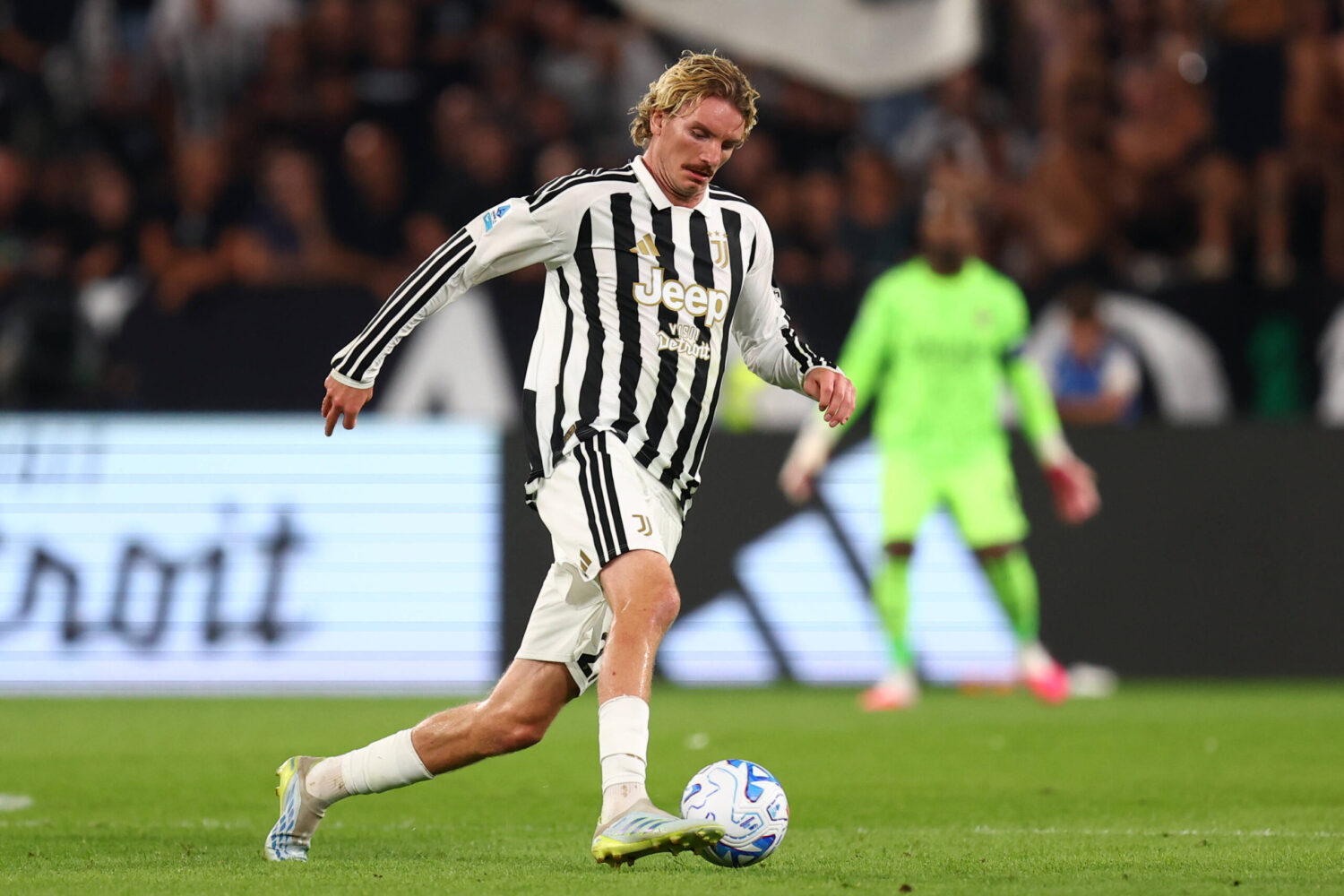 „Enorme Aura": Woltemade erklärt Wechsel zu Juventus