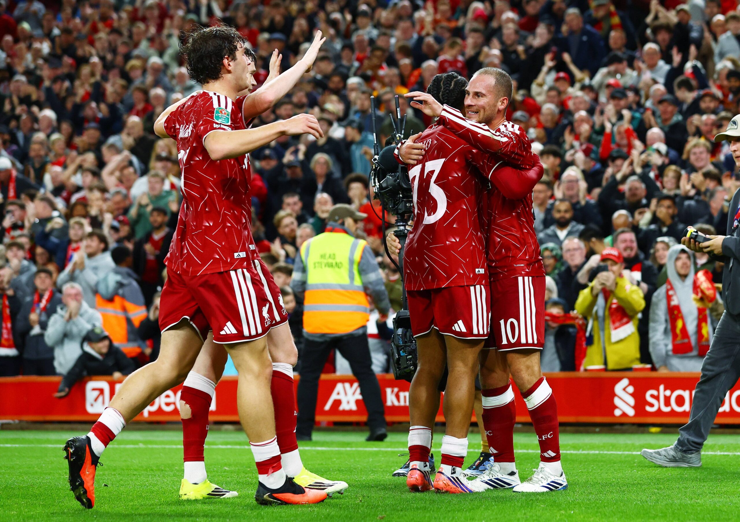 Szoboszlai-Traumtor im Carabao Cup: Liverpools B-Elf bezwingt Spurs