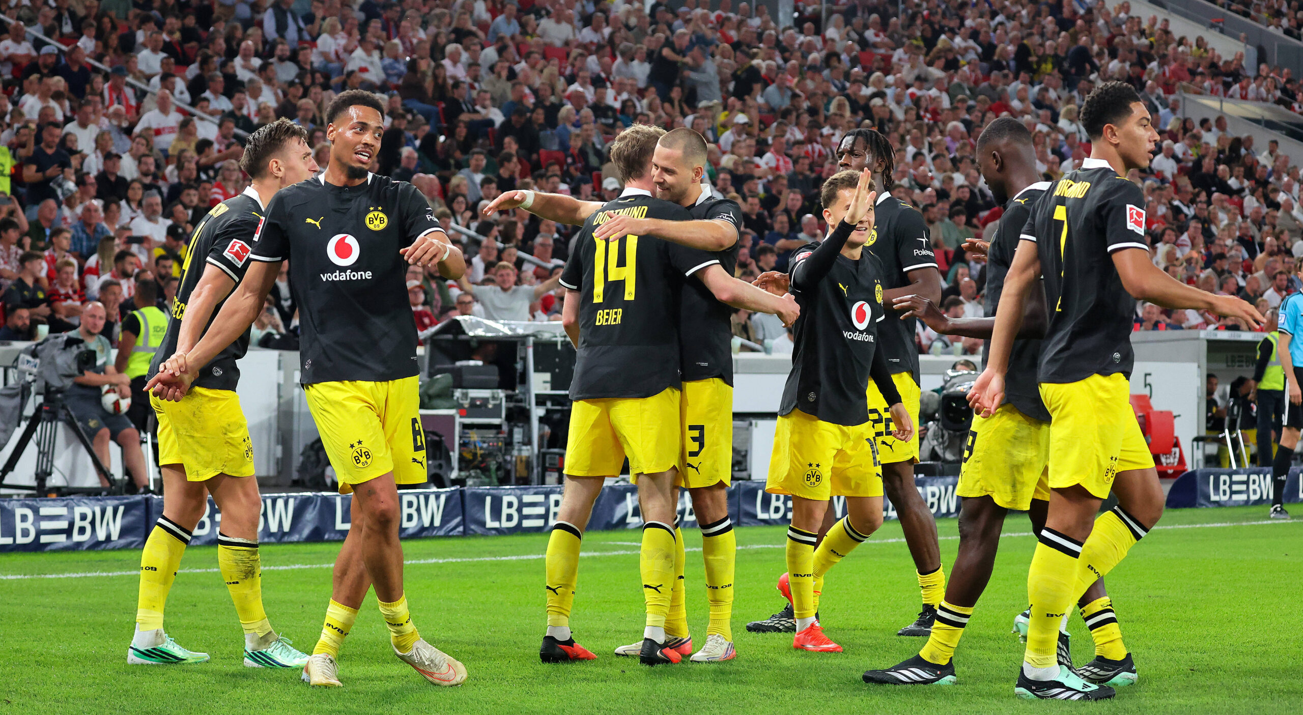 Beier zum Sieg in Stuttgart: BVB springt auf Platz eins!