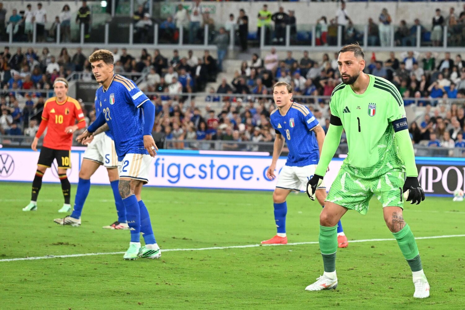 Italien, Belgien 