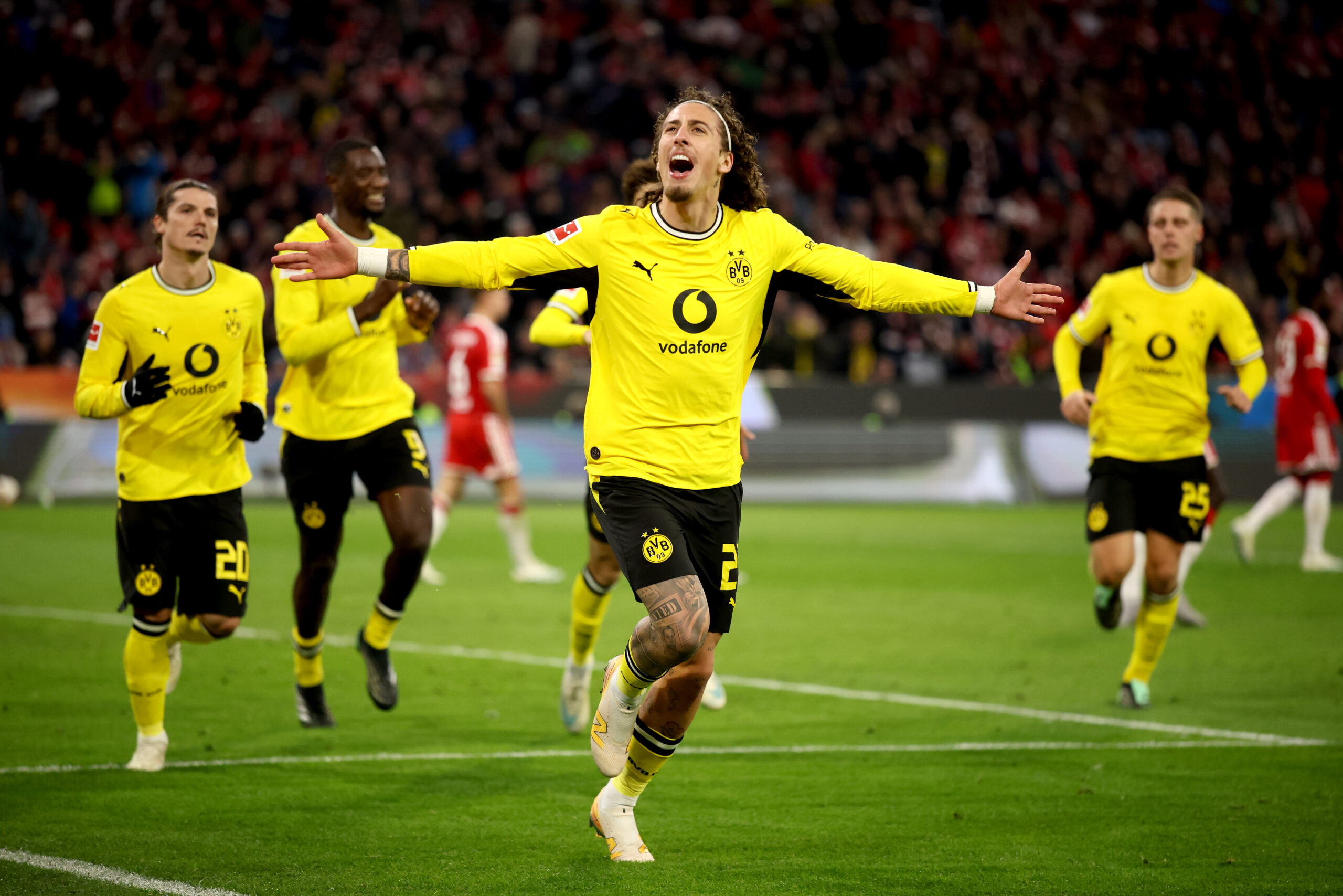 Joker sticht spät: BVB ringt FC Bayern Remis ab!
