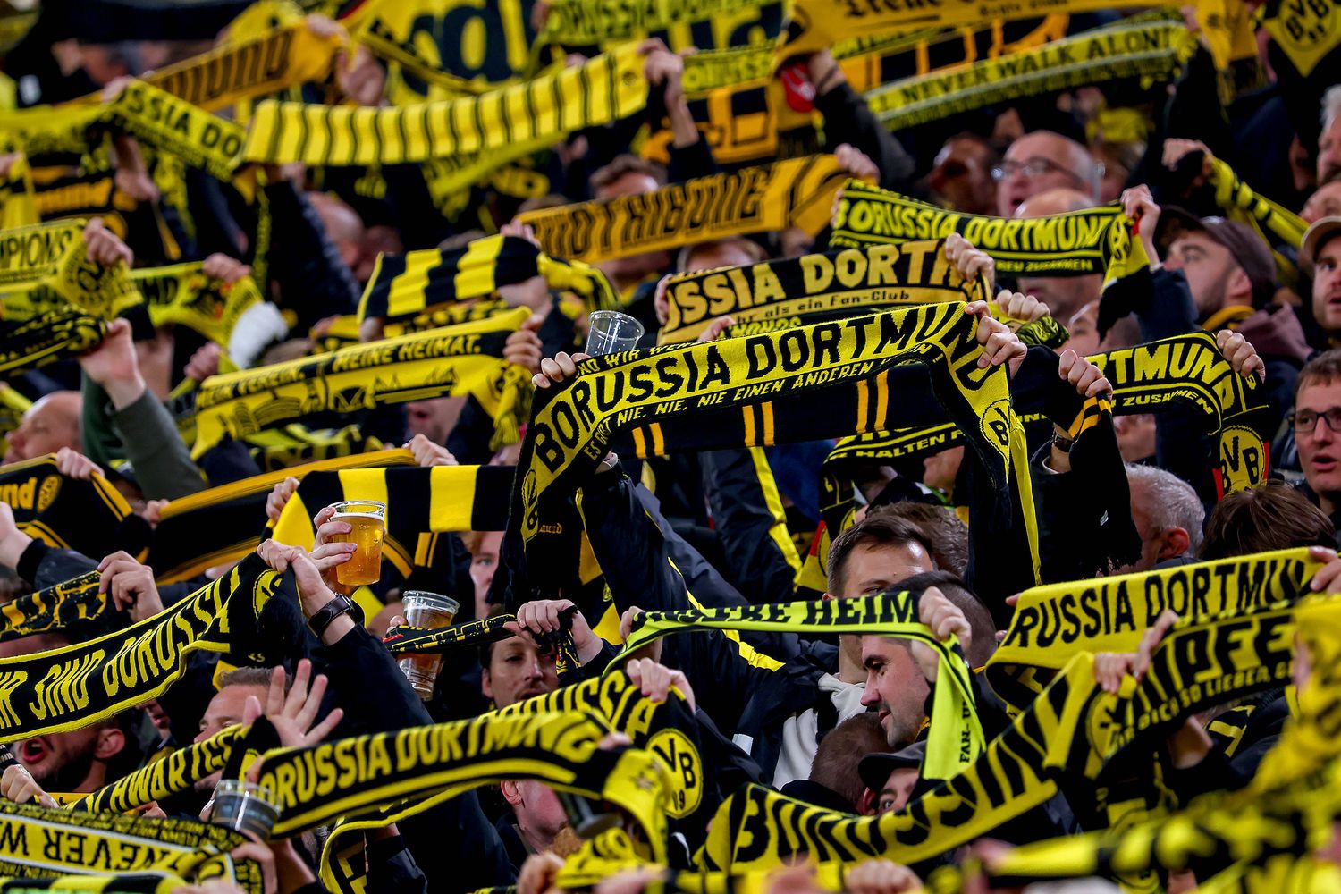 Handyfreie Zone im Stadion? BVB führt neuen Fan-Modus ein