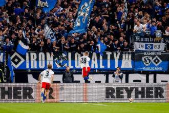 Miro Muheim trifft für den Hamburger SV in der Bundesliga