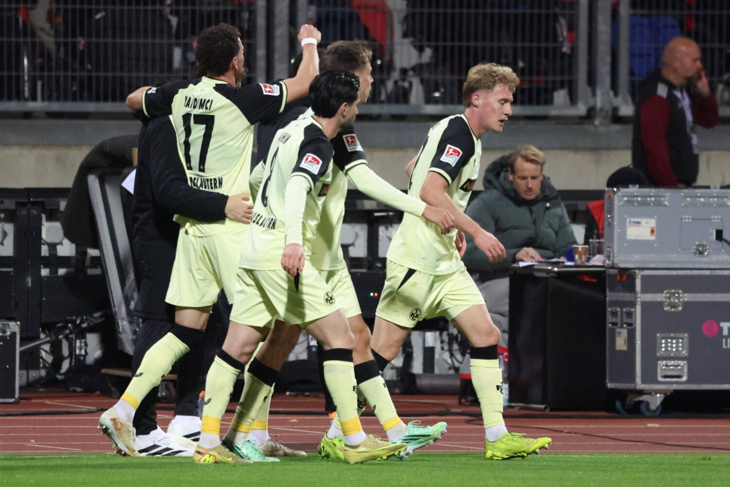 Packendes Spiel in Nürnberg: Kaiserslautern gelingt Auswärtscoup