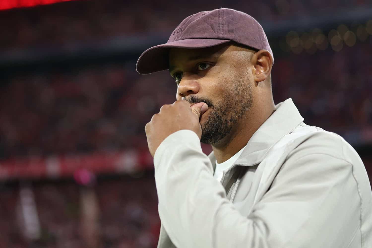 „Man muss leisten“: Kompany dämpft Erwartungen an Bayern-Keeper Urbig